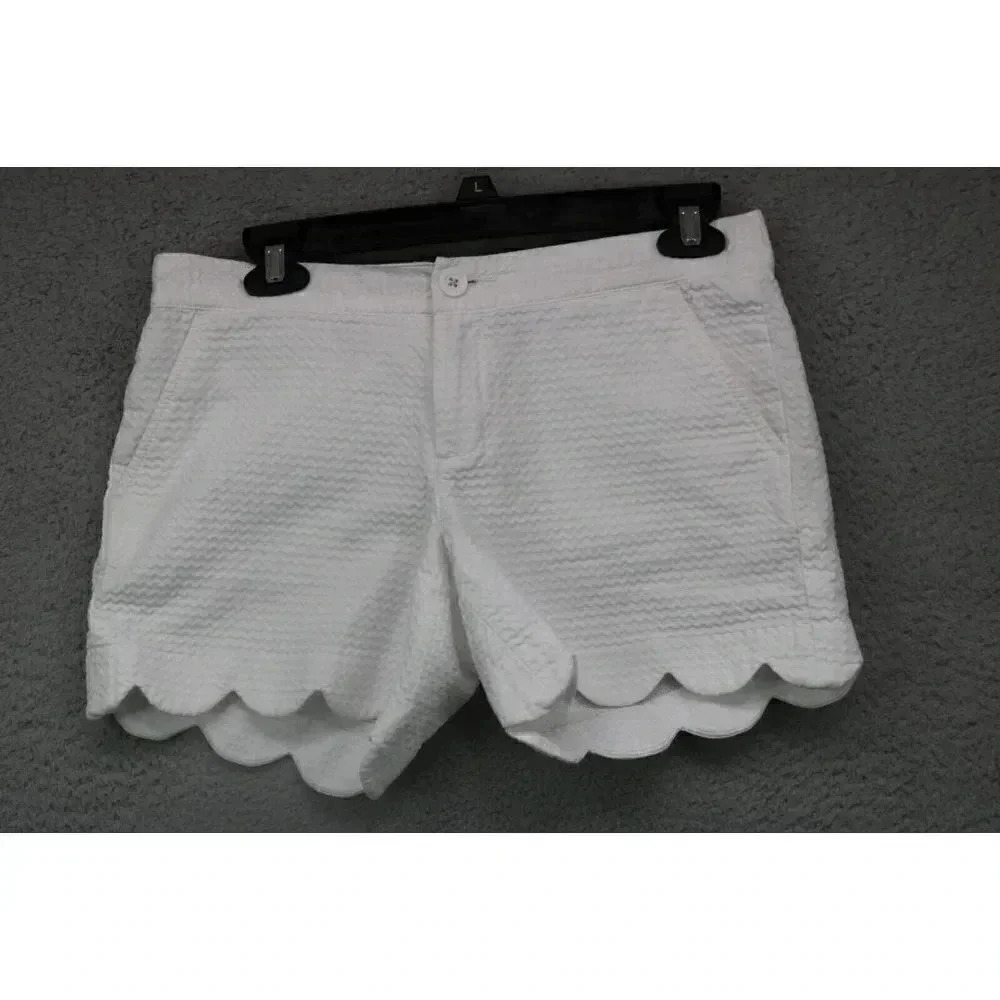 Lilly Pulitzer Women's White Scalloped Buttercup Shorts-Size 0-Pockets